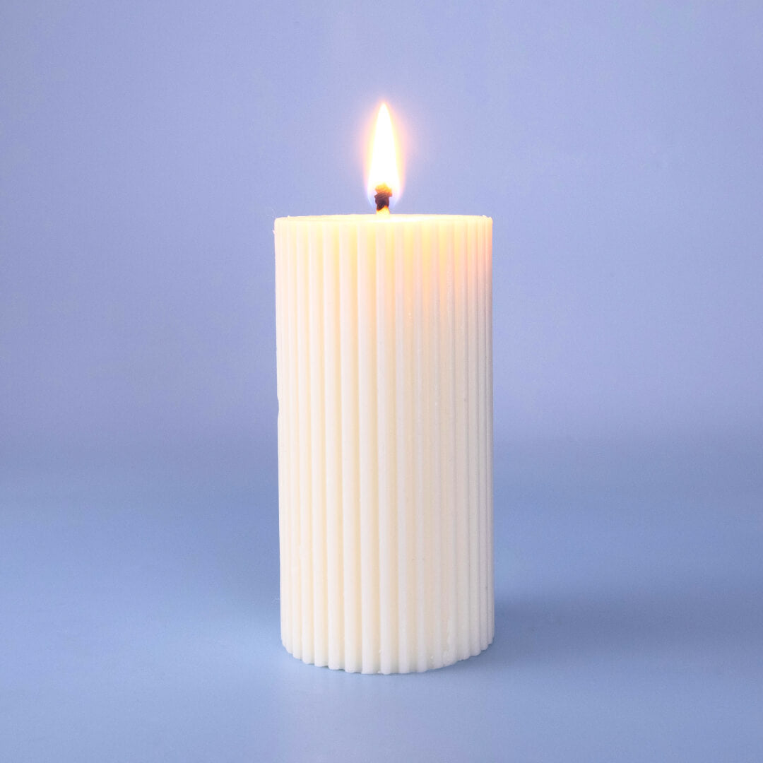 Ribbed Soy Pillar Candle 5 x 10 cm + Round Base