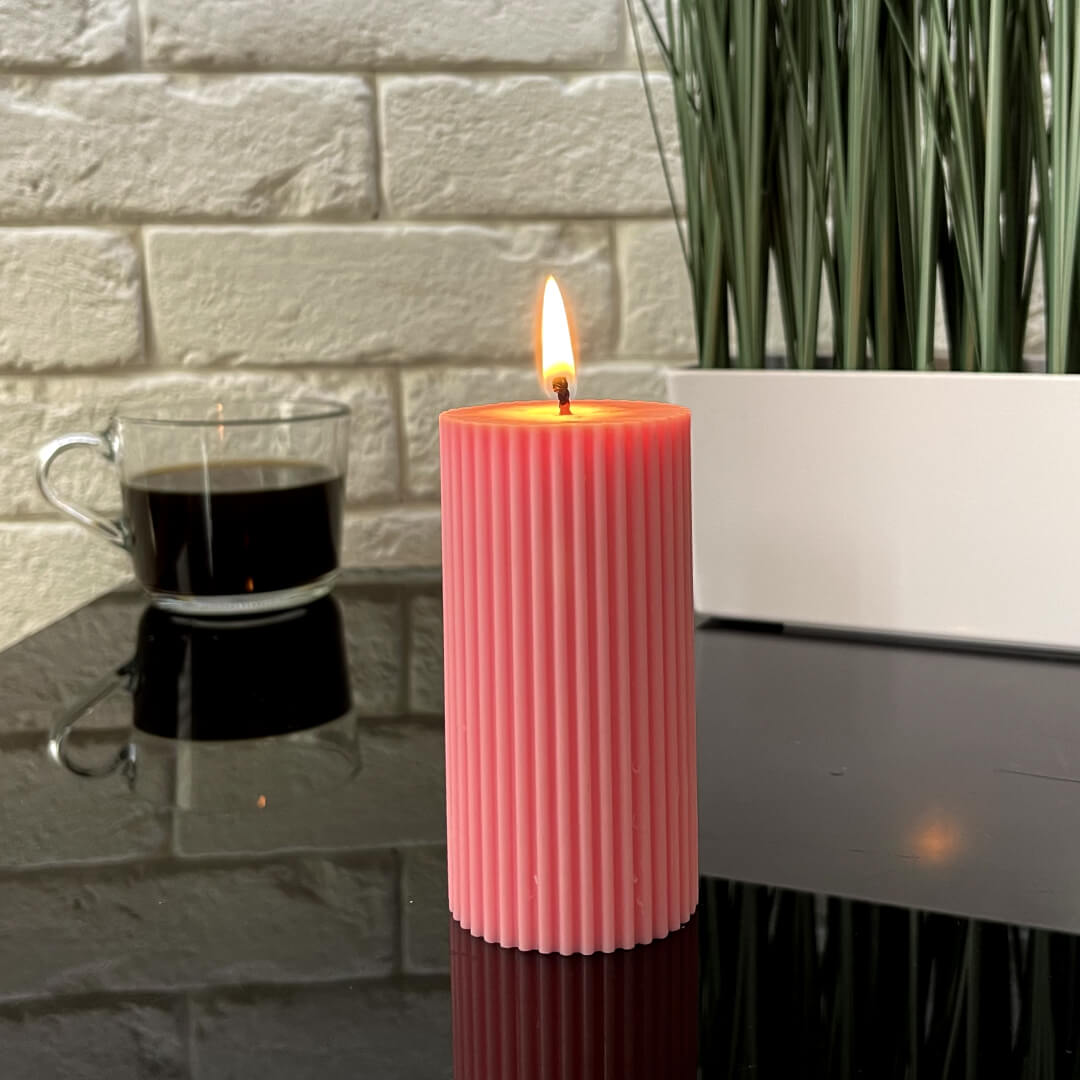 Ribbed Soy Pillar Candle 5 x 10 cm + Round Base