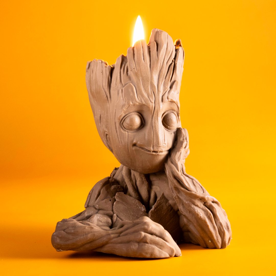 Świeca zapachowa z wosku pszczelego "Mały Groot" Candle Wonder