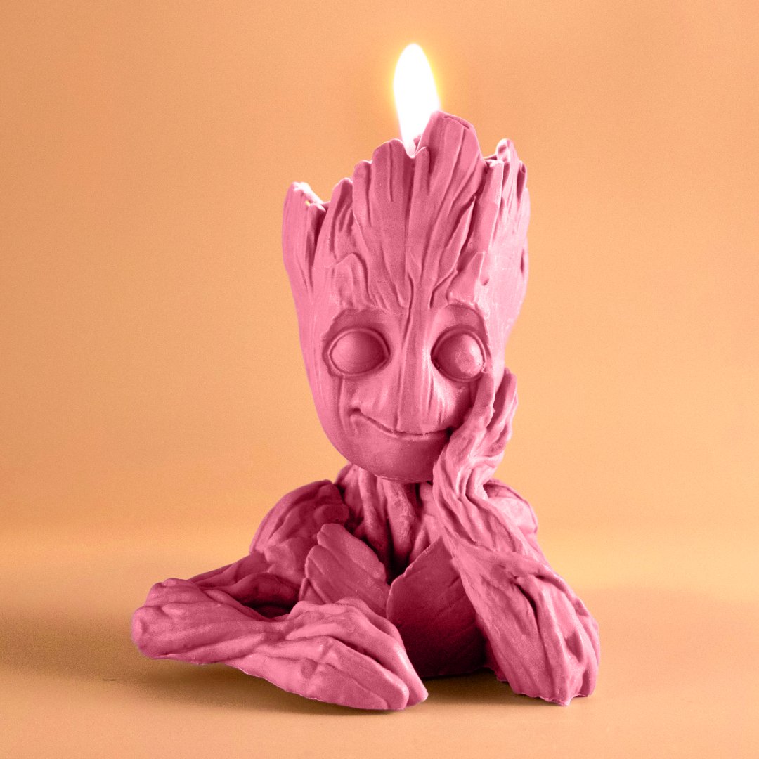 Świeca zapachowa z wosku pszczelego "Mały Groot" Candle Wonder