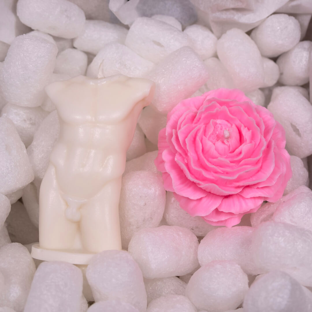 Set of 2 Scented Soy Candles "Carved Flower" 