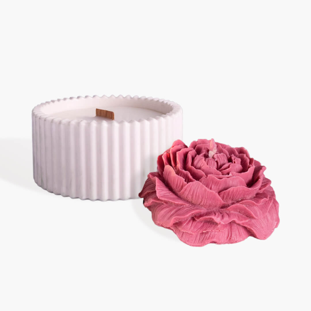 Set of Soy Scented Candle in Plaster and a Beeswax Rose