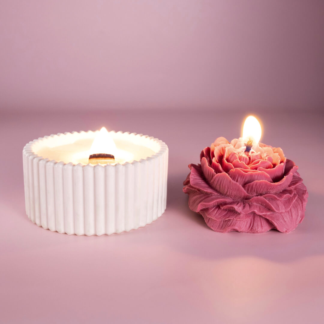 Set of Soy Scented Candle in Plaster and a Beeswax Rose