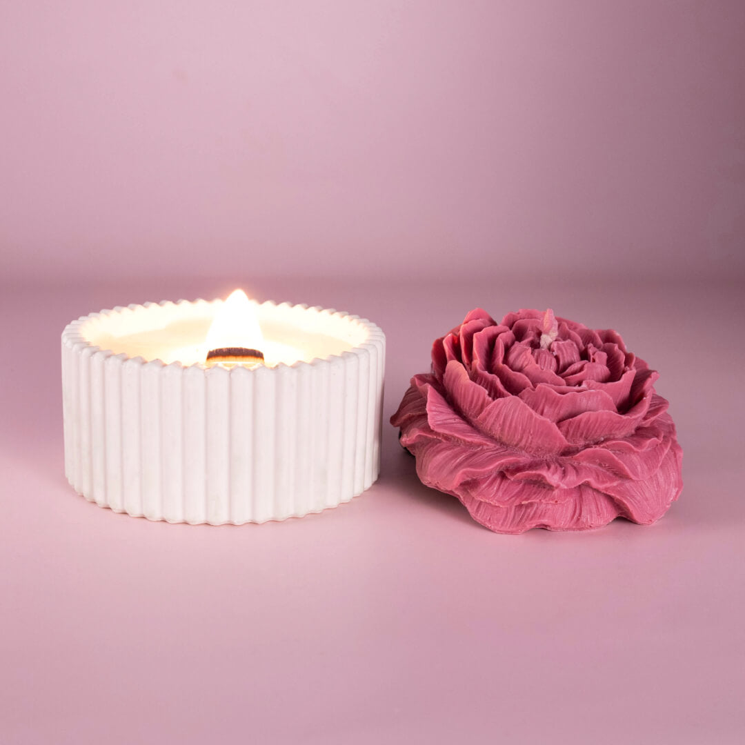 Set of Soy Scented Candle in Plaster and a Beeswax Rose